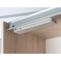 Schuifdeurkast Genua - Eikenkleur/antraciet - 204x122x60 Cm -Woonmeubelwinkel 12404295 9000